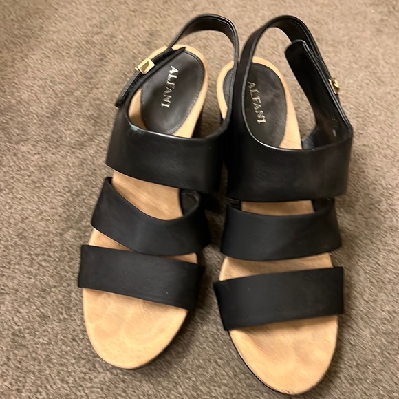 Alfani healed shoe - Picture 2 of 3